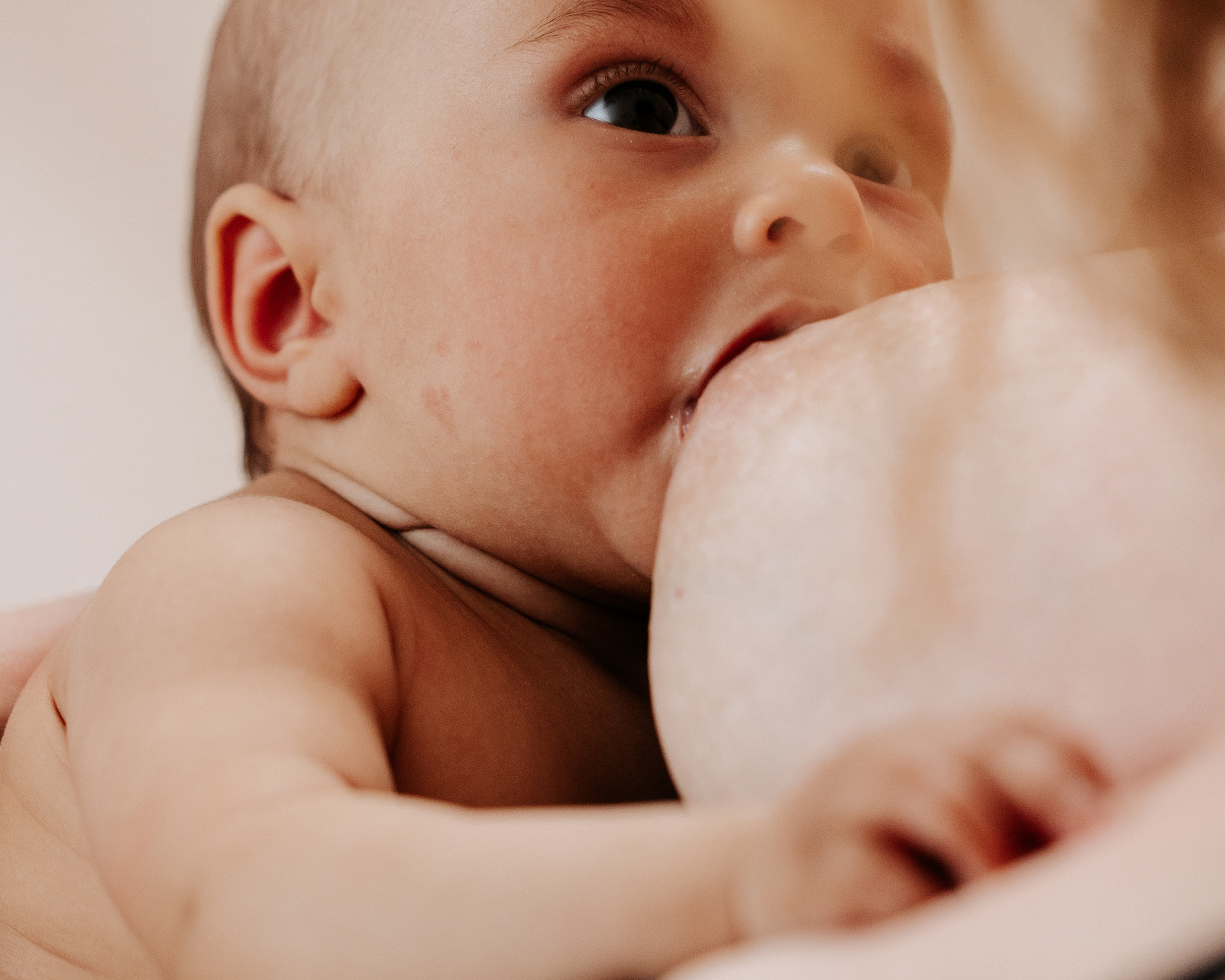 Mjölkstockning – hur du kan förebygga och lindra obehag vid amning